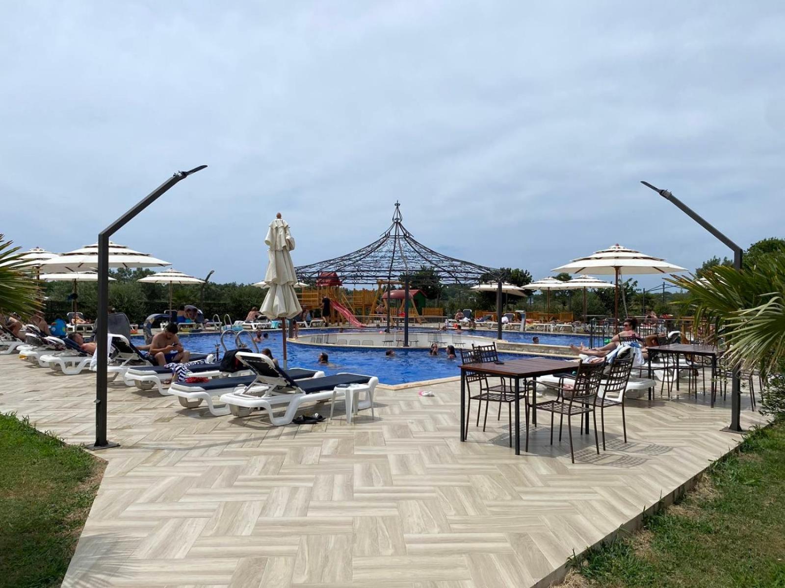 אולסינץ' Imperial Family Resort מראה חיצוני תמונה
